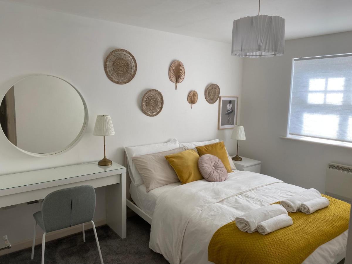 Marine Viewing 2 Bedrooms Flat Manchester Zewnętrze zdjęcie